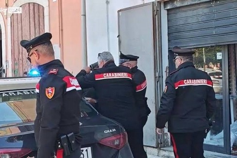 Il fermo di Lin Wei da parte dei Carabinieri