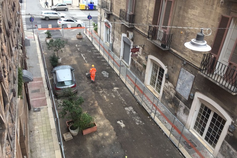 Lavori in via Roberto da Bari