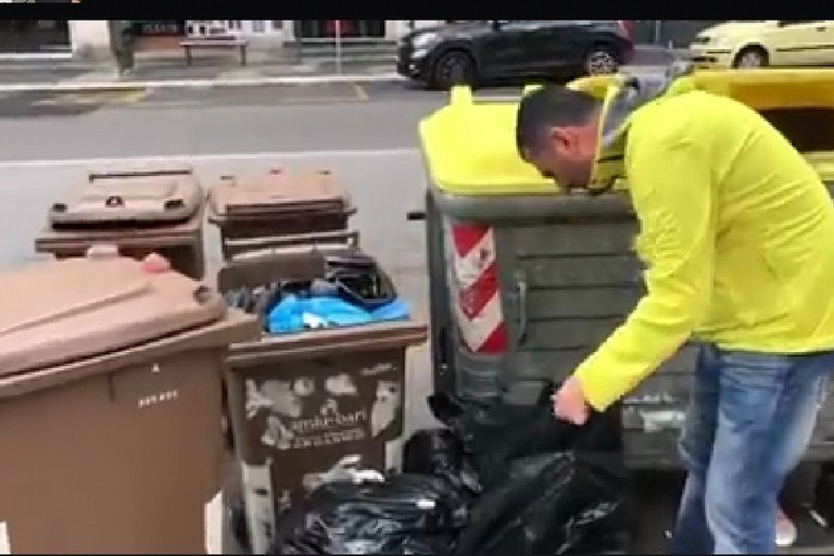 Rifiuti corso Vittorio Emanuele