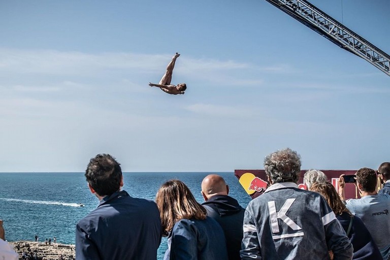 Red bull cliff diving
