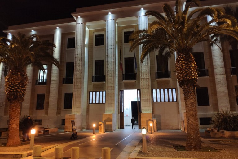 Il Policlinico di Bari in notturna