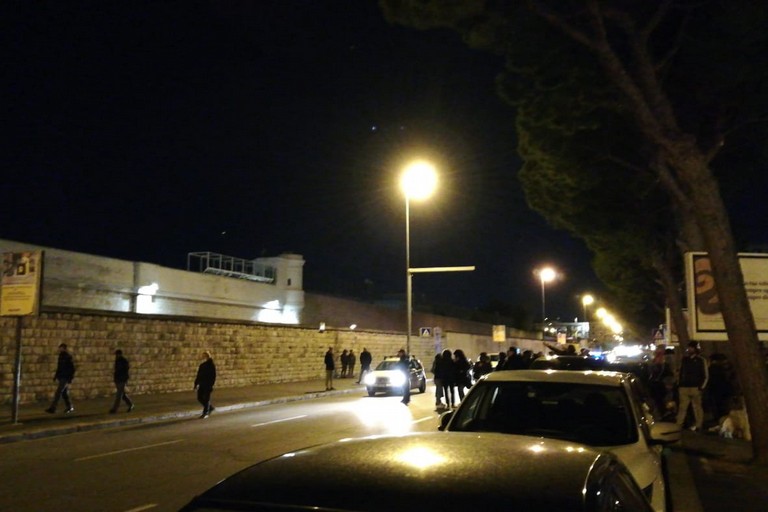 La protesta al carcere di Bari