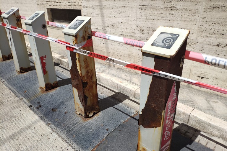 Una vecchia postazione del bike sharing