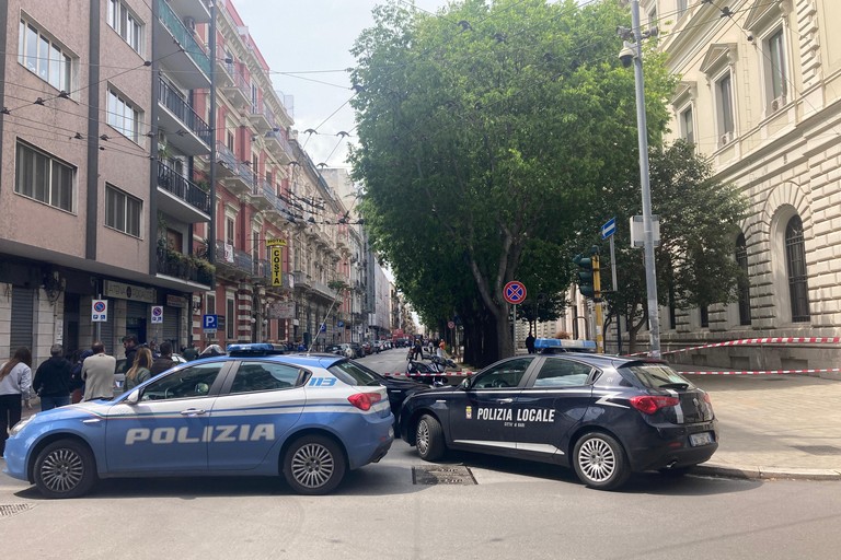 Allarme bomba nel centro di Bari. Evacuata zona tra via Crisanzio e piazza Umberto I