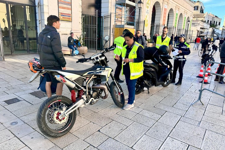 E-bike, monopattini e scooter, giro di vite della Polizia Locale a Bari