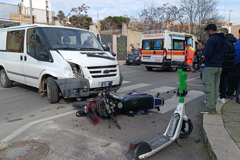 L'incidente stradale avvenuto in via Oberdan