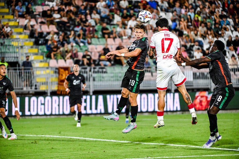 Colpo di tesfa di Rao. <span>Foto SSC Bari </span>