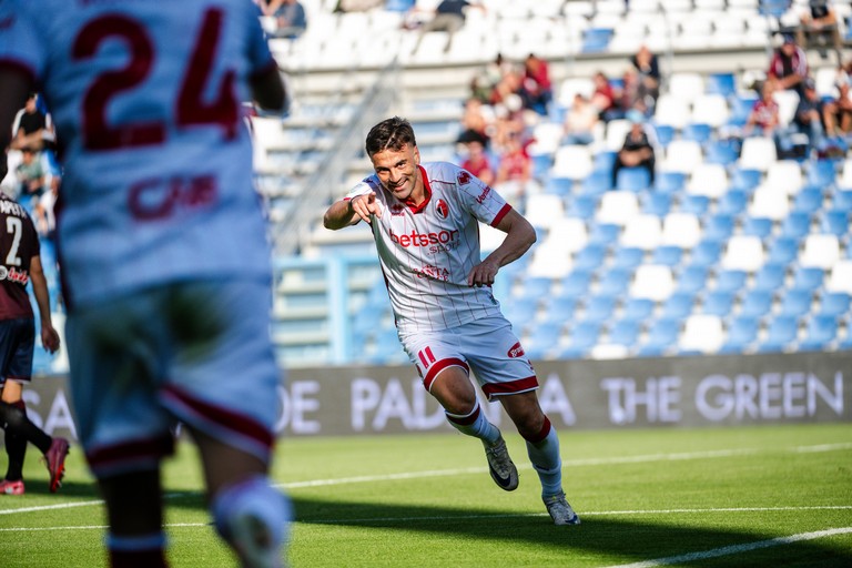 Moncini dopo il gol. <span>Foto SSC Bari </span>