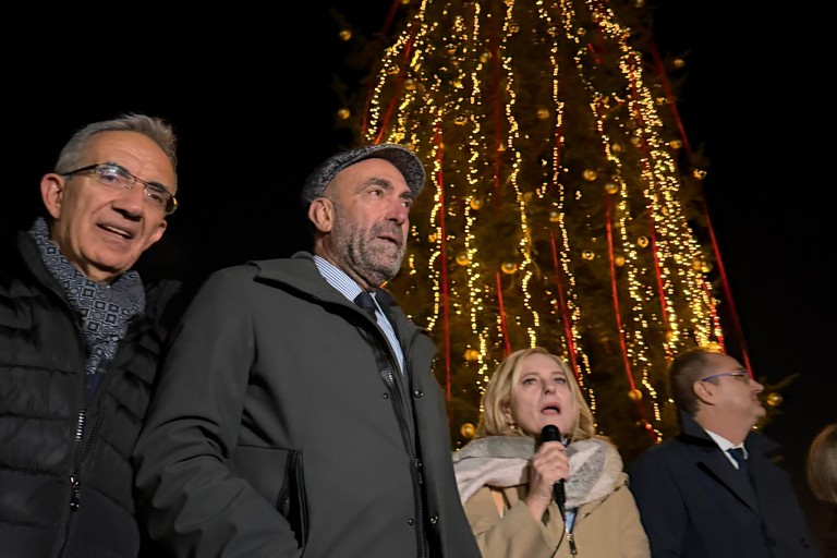 L'accensione dell'albero