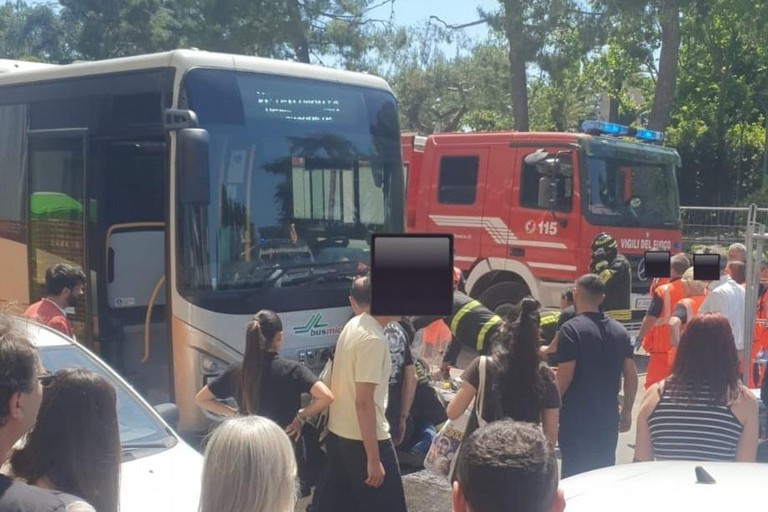 Moto contro bus