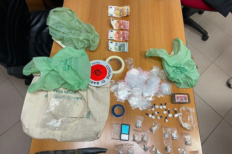 La droga sequestrata dalla Polizia Locale