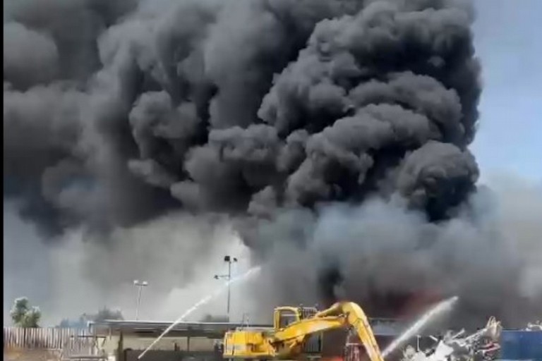 A fuoco il campo Rom di Bari-Japigia