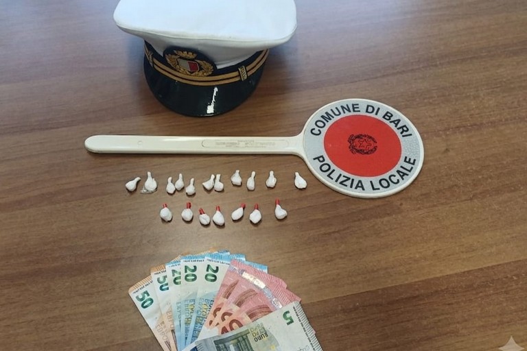 La droga sequestrata dalla Polizia Locale
