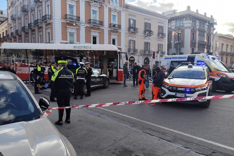 Incidente bus. <span>Foto Elga Montani</span>
