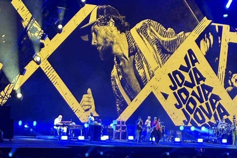 Emozioni ed energia travolgente: grande successo a Bari per il Jova Summer Party 2026