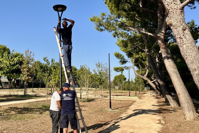Nuovi pali a Parco Annoscia a Japigia