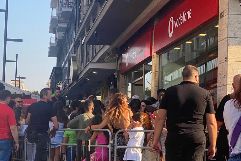 La fila per New Marina a Bari