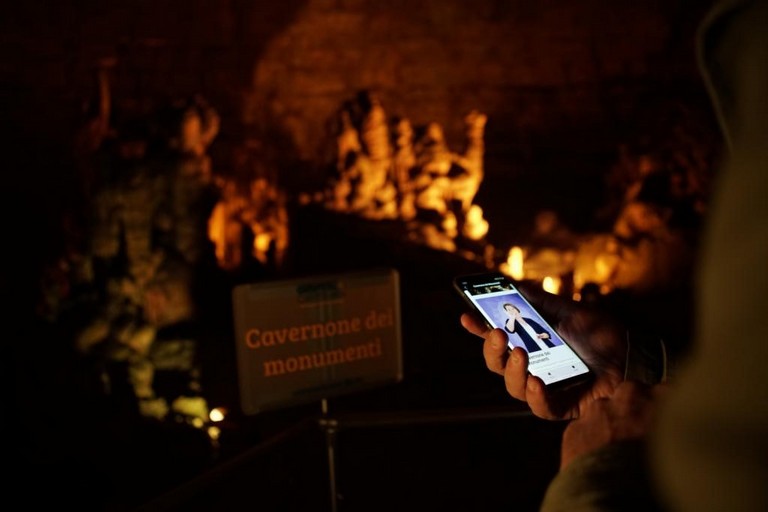 La guida LIS delle Grotte di Castellana