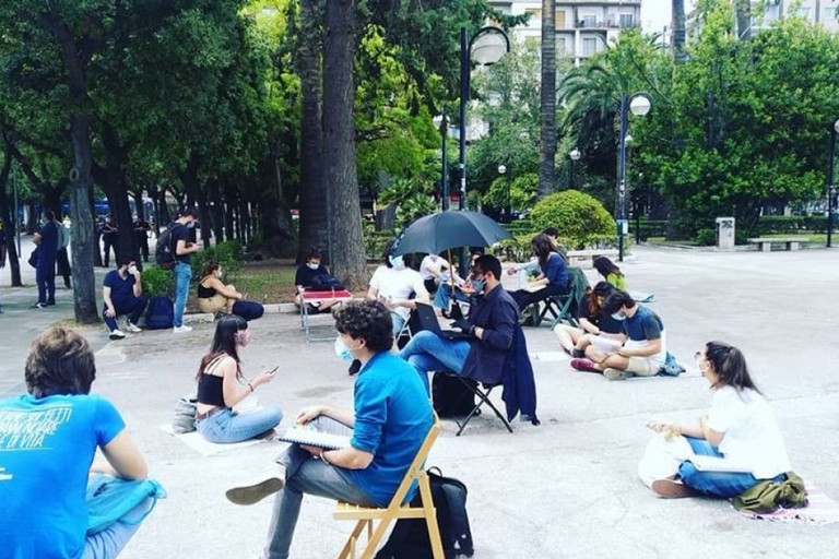 La manifestazione degli studenti a Bari
