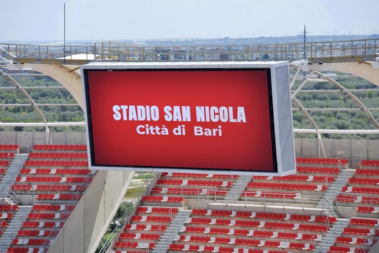 maxischermo stadio san nicola