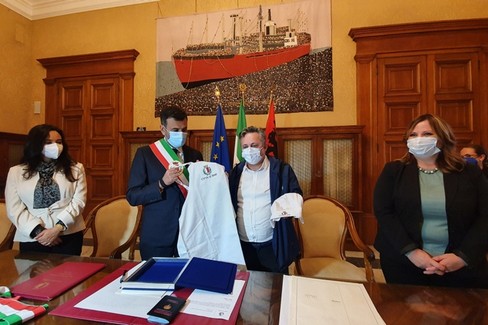 cerimonia di giuramento per la cittadinanza italiana conferita dal Presidente della Repubblica a Festim Thartori