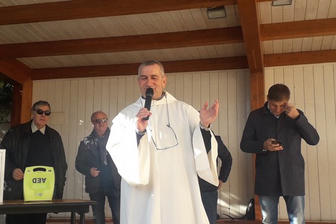 La Rete civica urbana di Japigia - Sant'Anna dona un defibrillatore alla parrocchia di San Marco