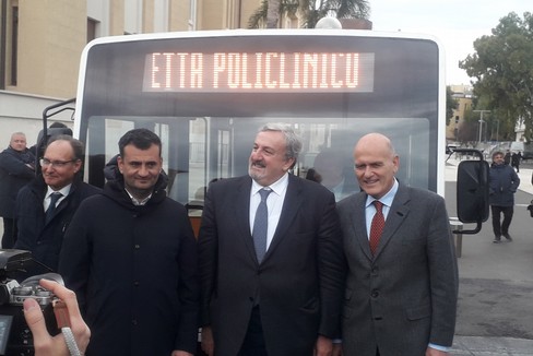 Bus navetta al Policlinico. Le dichiarazioni del presidente Emiliano