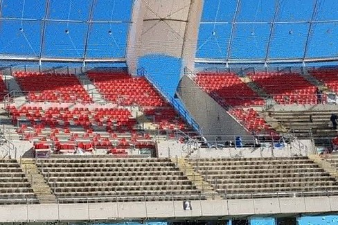 I nuovi seggiolini in tribuna est