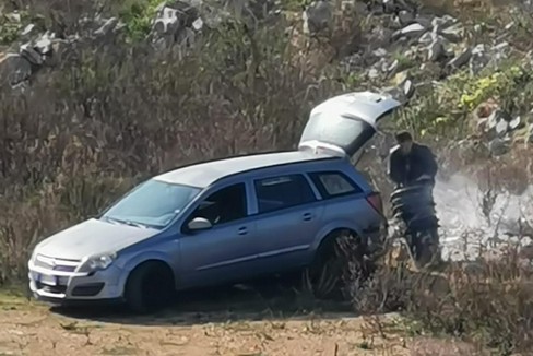 Incivile beccato a scaricare materiale edile al San Paolo