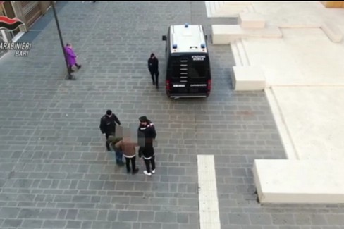 L'aggressione a una ragazza nel centro di Bari