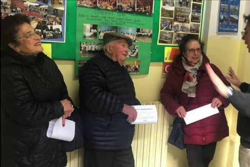 Gli auguri di Emiliano ai tre nonni pronti agli esami di terza media