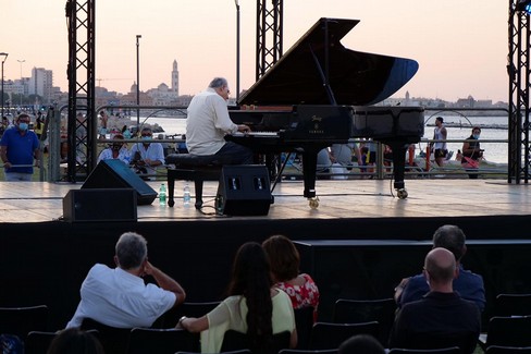 Il concerto al tramonto per il Bari piano festival