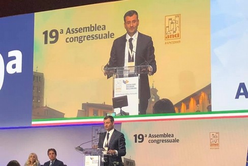 Decaro rieletto presidente Anci