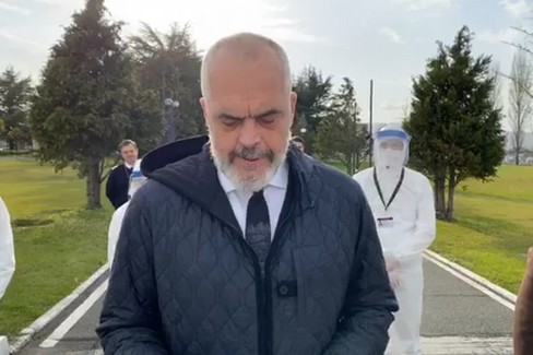 L'annuncio del premier albanese Edi Rama