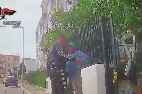 Altri due arresti per estorsione al San Paolo