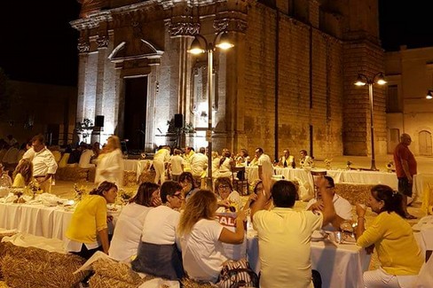 Una delle edizioni della cena. <span>Foto Pagina Facebook Cittadini Primi</span>