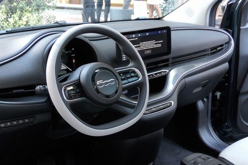 Ecco Fiat 500, "La Prima " elettrica della casa produttrice