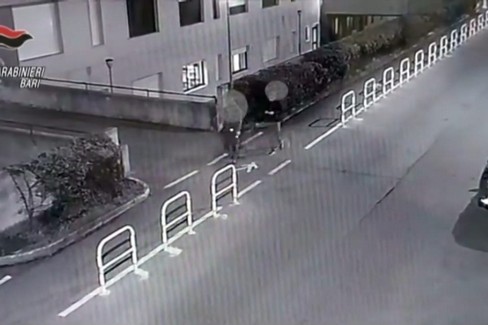 Furto d'auto nel parcheggio dell'ospedale di Castellana