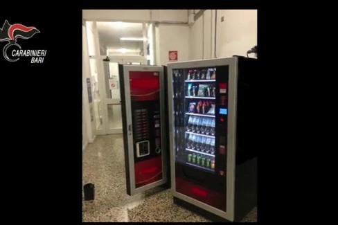 Il furto nella scuola Santomauro