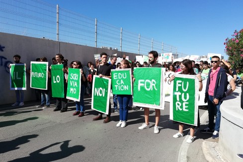 La manifestazione di Fridays for future a Bari