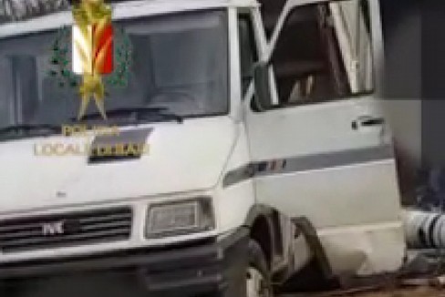 La polizia locale contro l'abbandono di rifiuti a Bari