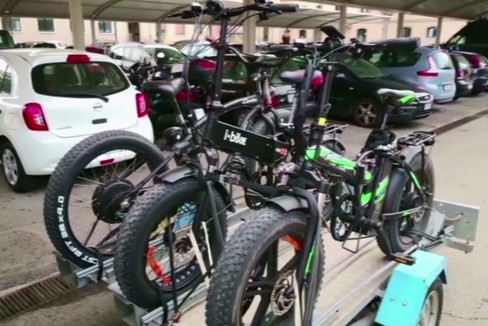 Il sequestro delle bici elettriche modificate a Bari