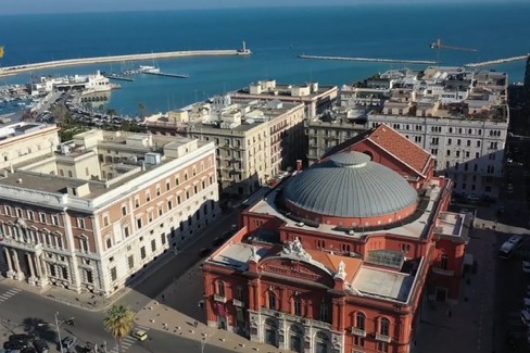 Bari dall'alto dell'elicottero della Polizia per la visita del Papa