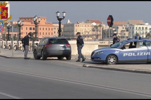 I controlli della polizia a Bari