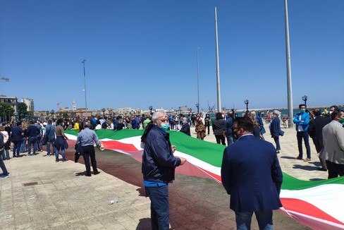 Gemmato, Congedo e Altieri alla manifestazione del centrodestra a Bari