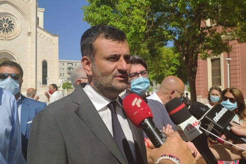 Antonio Decaro sul giardino Mimmo Bucci