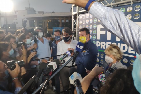 Salvini, Meloni e Tajani uniti a Bari in sostegno di Raffaele Fitto