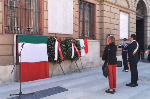 La cerimonia per il 75° anniversario della Liberazione a Bari