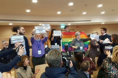 La protesta delle associazioni Lgbt in Consiglio regionale