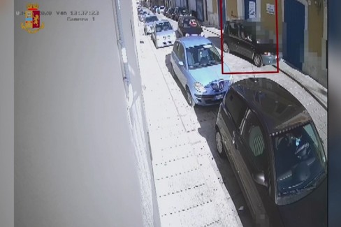 Rapinò un anziano all'esterno dell'ufficio postale, arrestato